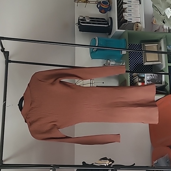 Dress - Picture 4 of 5